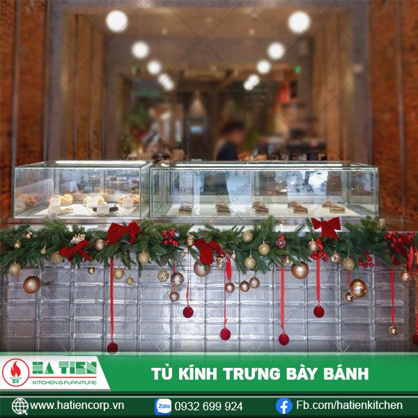 tủ kính trưng bày bánh