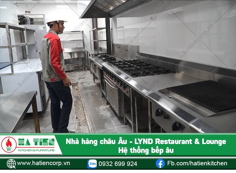 Khu bếp âu nhà hàng