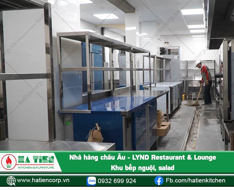 Bố trí bàn mát và các loại kệ