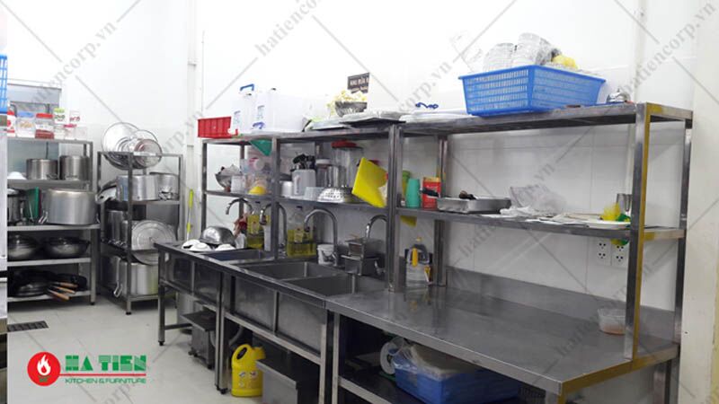 khu rửa bếp nhà hàng